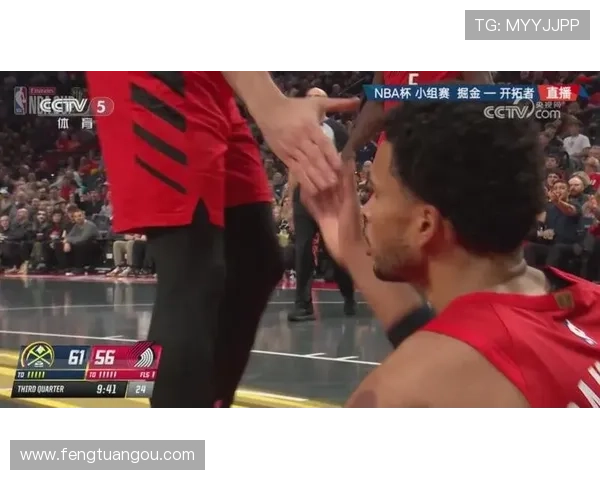 戈登炫酷垫步起跳战斧暴扣卡马拉强势造犯规全场震撼