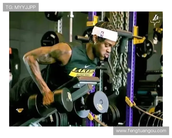 拉拉维亚精妙传球助攻范德比尔特飞扣篮下震撼全场